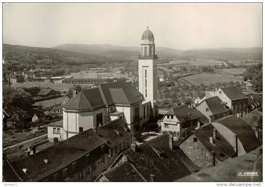 CPSM  WASSELONNE   Le Centre Ville  ,avec La Nouvelle église Saint Jean Bosco - Wasselonne