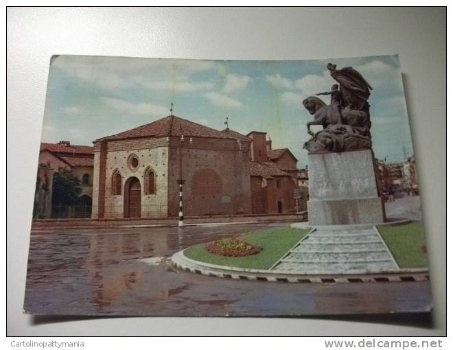 Monumento Ai Caduti E Battistero Di San Pietro  Asti - Monuments Aux Morts