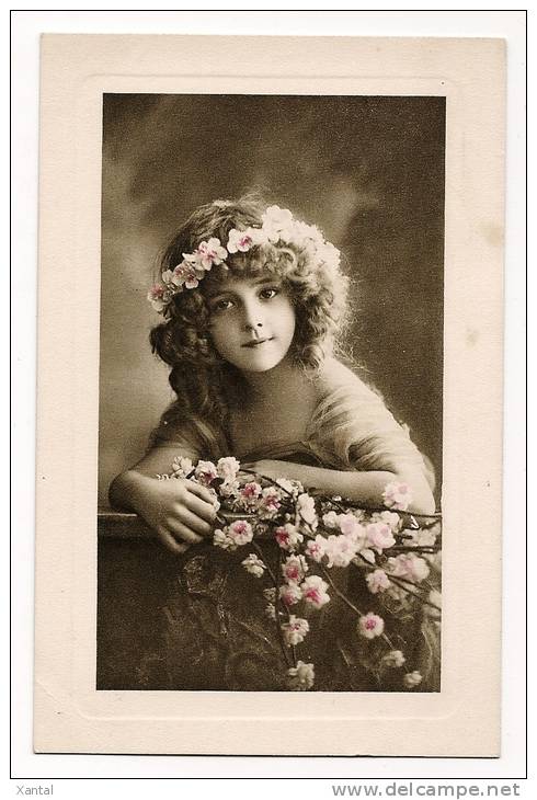 Portrait Petite Fille Au Balcon Couronne Diadème De Fleurs - Carte Colorisée écrite & Timbrée En 1910 - Portretten