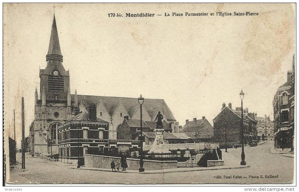 MONTDIDIER, LA PLACE PARMENTIER ET L'EGLISE SAINT-PIERRE - Montdidier