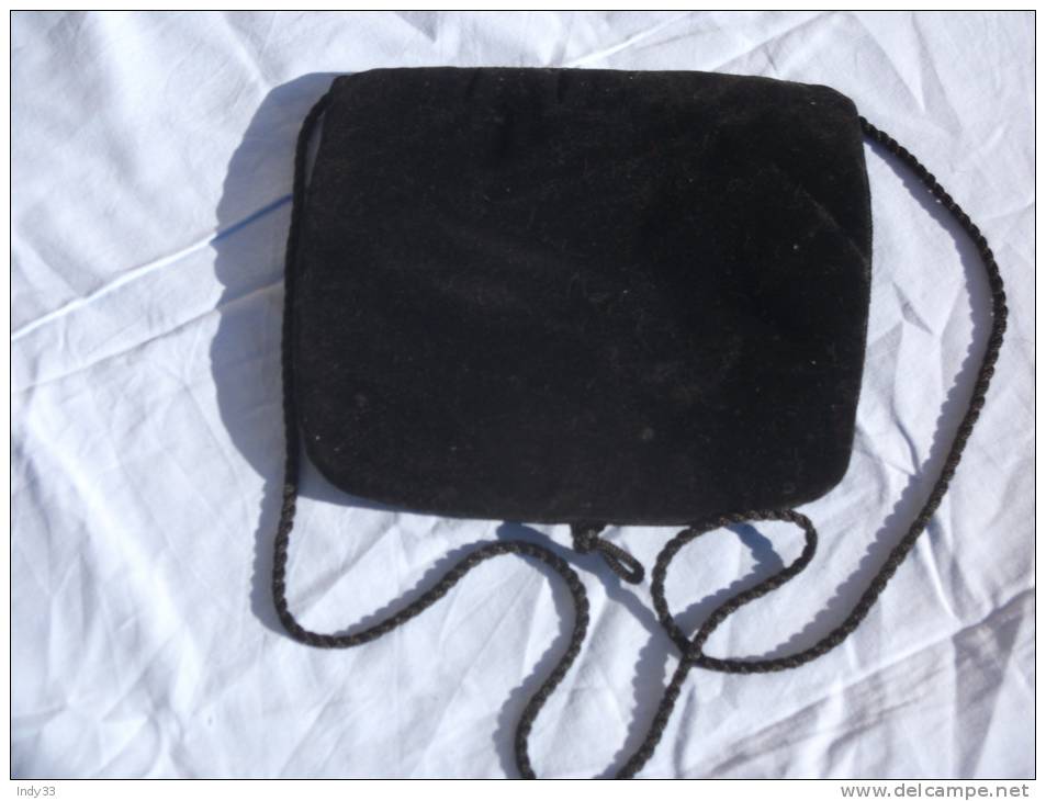 - PETIT SAC DE FEMME . VELOURS NOIR . - Bourses Et Sacs