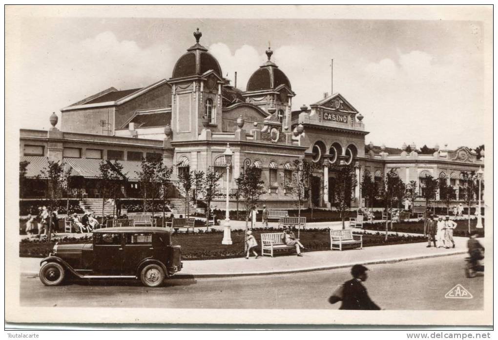 CPSM 44 LA BAULE LE CASINO Vieille Voiture - La Baule-Escoublac