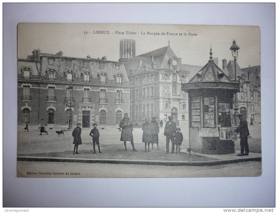 2nau - CPA N°39 - LISIEUX - Place Thiers - La Banque De France Et La Poste - [14] - Calvados - Lisieux