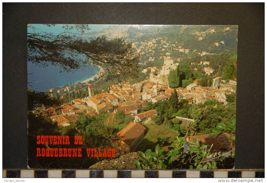 CP, 06, Roquebrune Cap Martin Vue Generale Sur Le Village Et Le Chateau Editions MIRE - Roquebrune-Cap-Martin