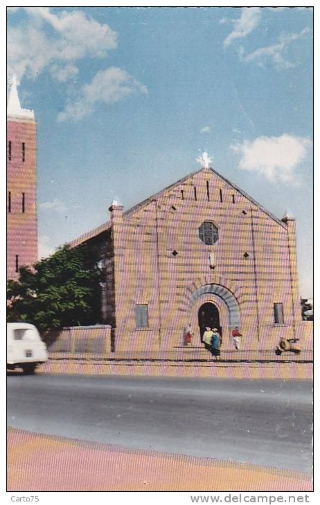 Afrique - Dahomey -  Cotonou - Cathédrale - Scooter - Dahome