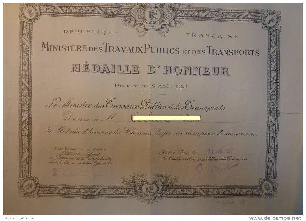 Ministère Des Travaux Publics Et Des Transports Médaille D'Honneur 1947 Chemins De Fer Trains - Diplomas Y Calificaciones Escolares