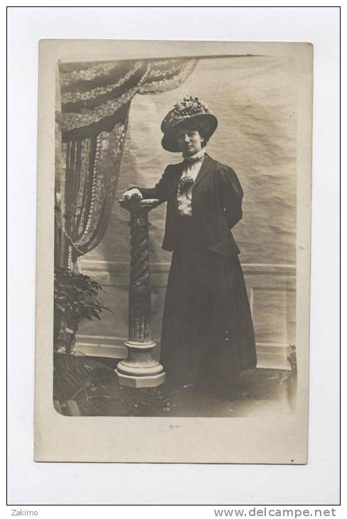 Carte Photo Femme Avec Chapeau Recto:verso .100.19 - Fotografía