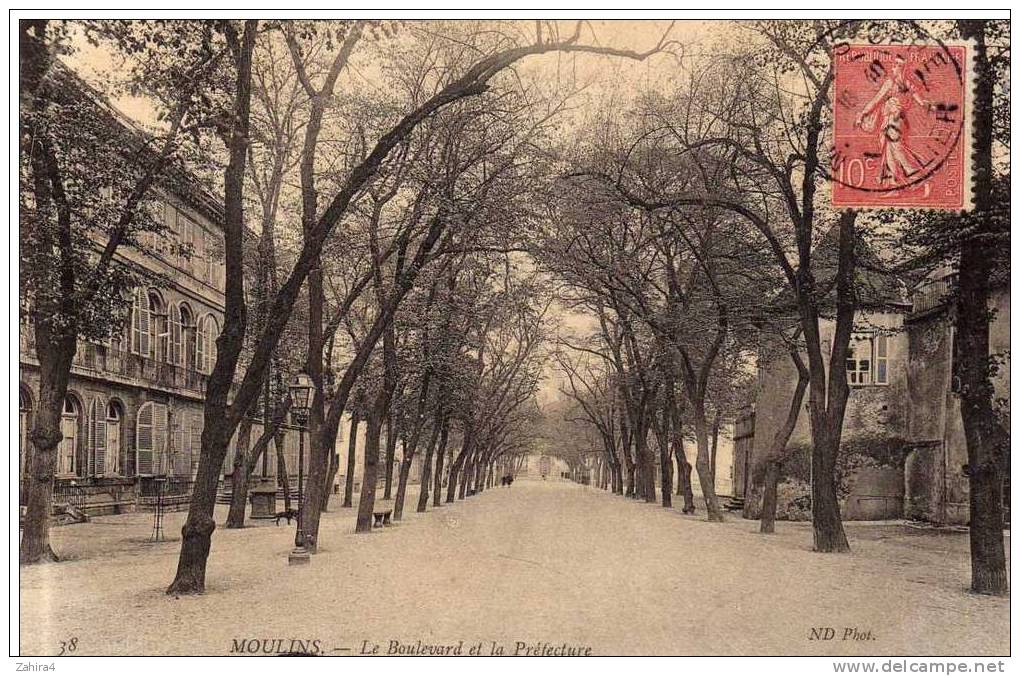 38 - Moulins - Le Boulevard Et La Prefecture  -  N.D. Phot. - Moulins