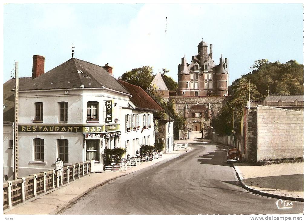 CPSM 10X15 . MONTMORT  (51) L' Hôtel Du Cheval Blanc Et Le Château . Pub Bière SLAVIA - Montmort Lucy