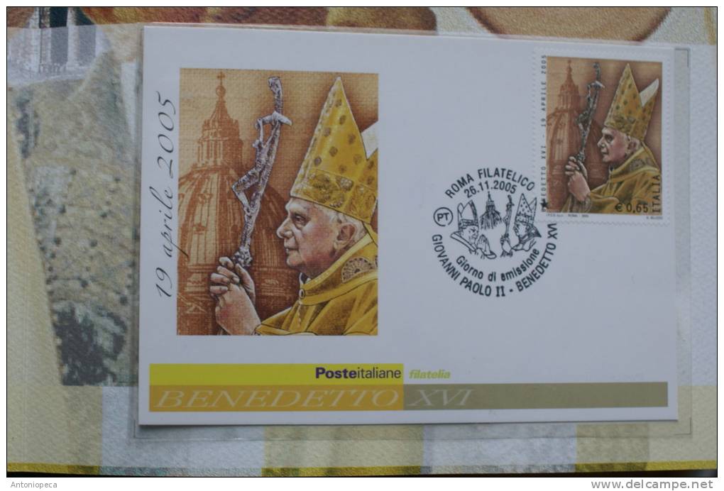 ITALY 2005 - OFFICIAL FOLDER OF ITALIAN POSTAL SERVICE IN HONOR OF THE POPE BENEDICT - Collections