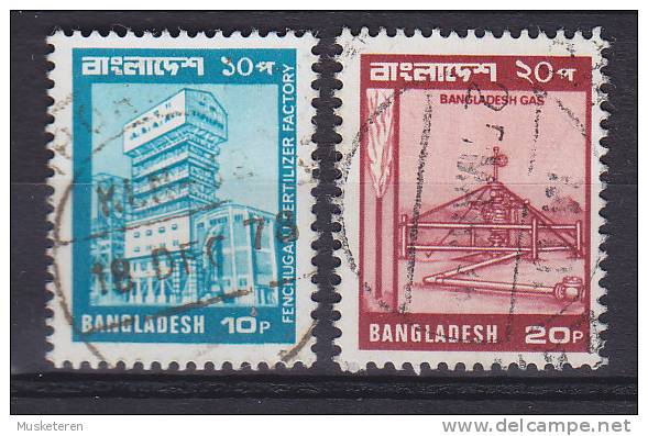 Bangladesh 1978/79 Mi. 117, 126 Bilder Aus Bangladesh Düngemittelfabrik Fenchuganj & Erdgas-Förderstelle - Bangladesh