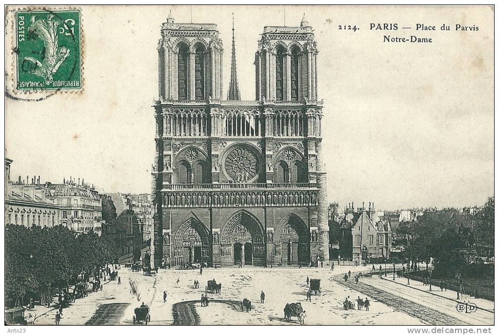 Paris - Place Du Parvis Notre Dame -  Cathédrale - CPA -  Bâtiments & Architecture > Eglises Et Cathédrales - Très Animé - Chiese E Cattedrali