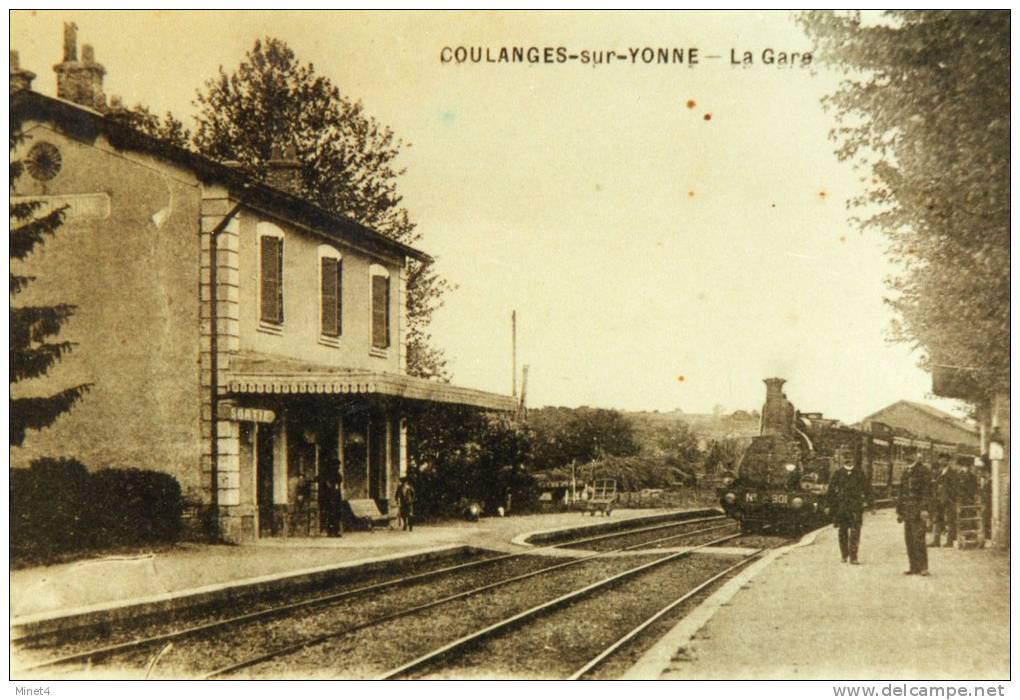 89 COULANGES SUR YONNE  LA GARE ARRIVEE DU TRAIN  VAPEUR  Animation - Stations With Trains