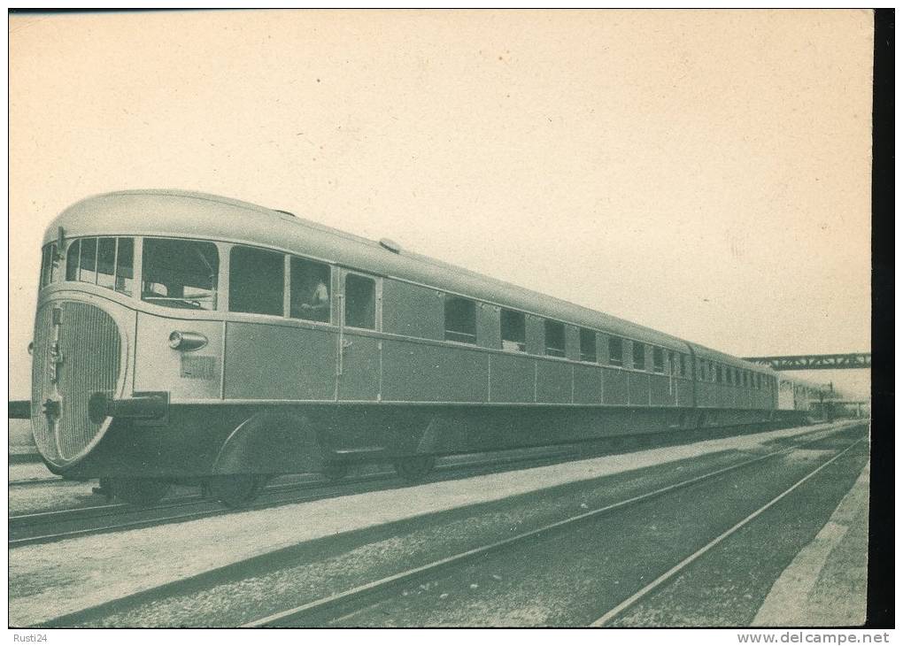 Rame Automotrice Triple Avec Moteurs Diesel - Eisenbahnen