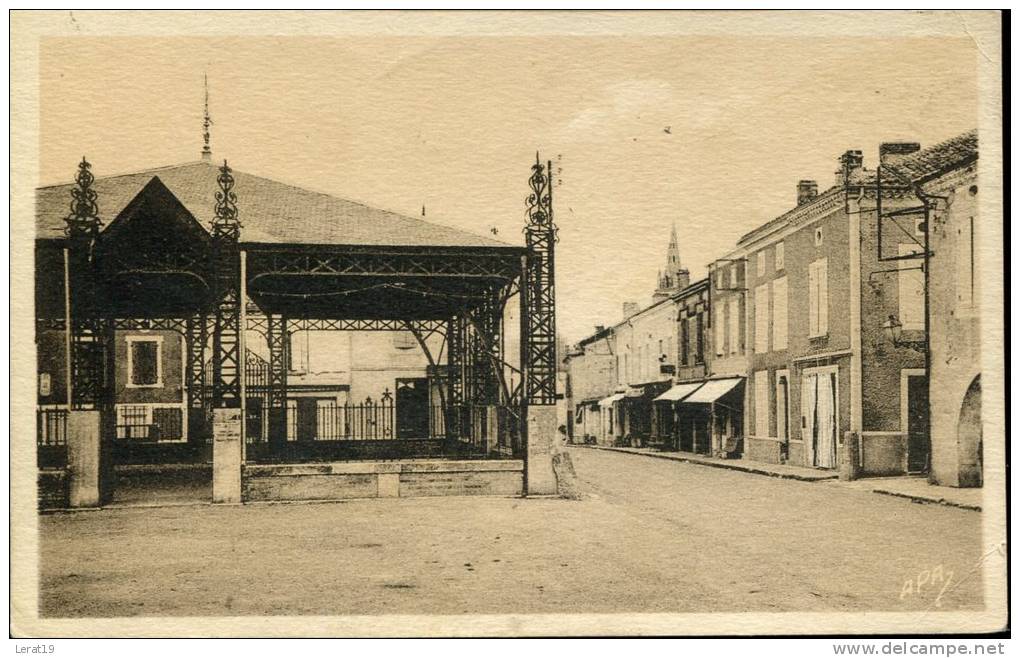 82--TARN ET GARONNE--BOURG DE VISA   LA HALLE ET LA GRANDE RUE     ECRITE‹(•¿• )› - Bourg De Visa