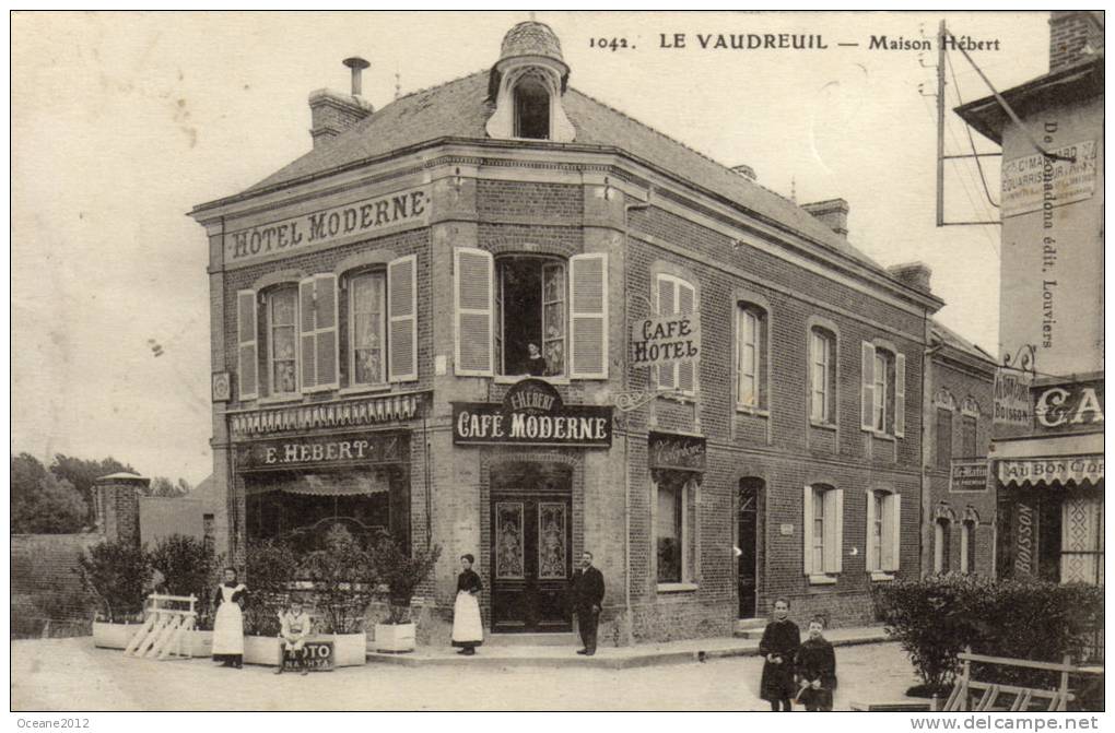 27 Le Vaudreuil.Café Moderne, Maison Hebert - Le Vaudreuil
