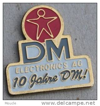 DM ELECTRONICS AG - 10 JAHRE DM !  - 10 ANS DM     -  (VERT) - Informatik