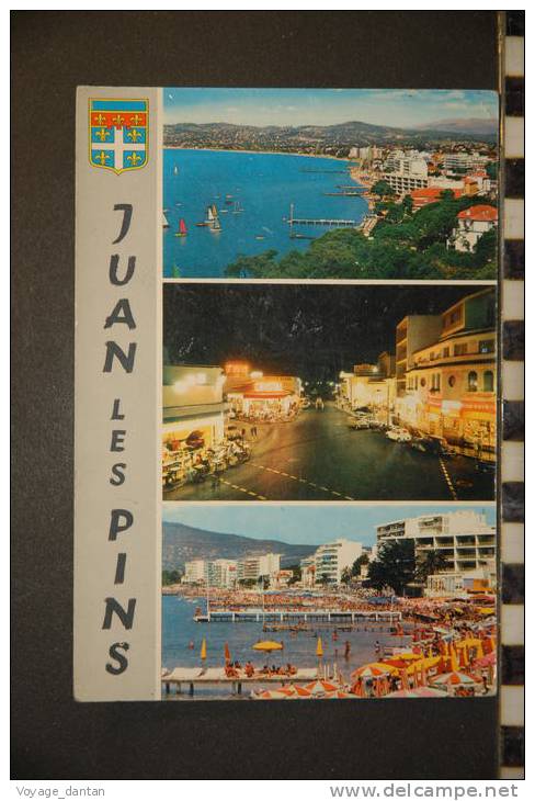 CP, 06, Juan Les Pins Vue Generale Le Carrefour Baudoin Wilson La Nuit La Plage Et Blason Editions MAR 1965 - Juan-les-Pins