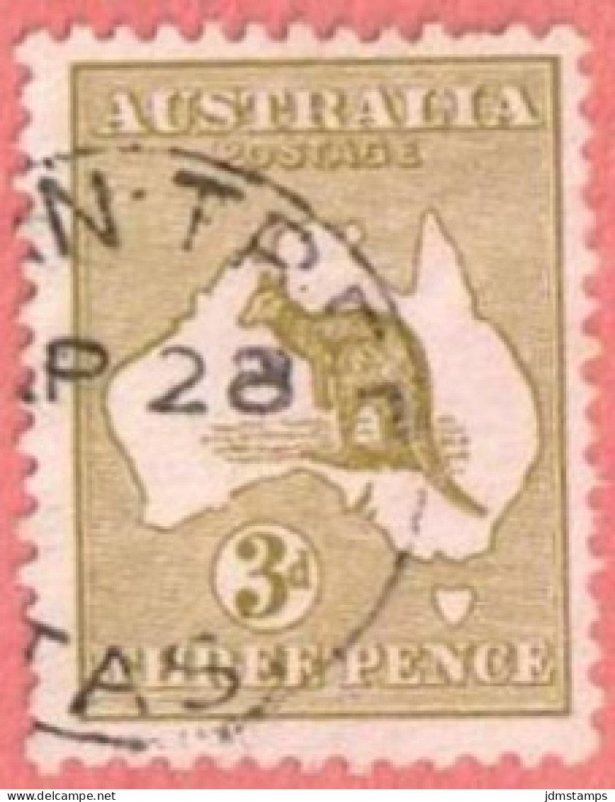 AUS SC #5 Used - 1913 Kangaroo And Map W/nibbed Perf @ TR, CV $17.50 - Used Stamps