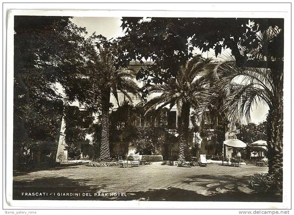 CARTOLINA -  FRASCATI - I GIARDINI DEL PARK HOTEL -  VIAGGIATA  NEL 1937 - Parken & Tuinen