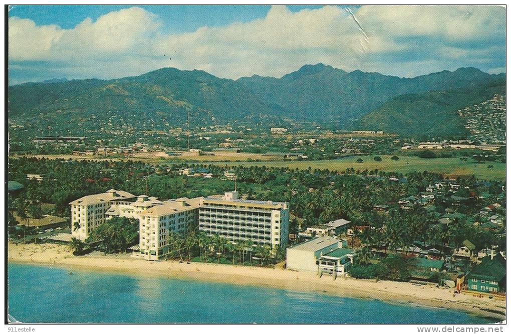 THE SURFRIDER AND  MOANA HOTELS ON  THE BEACH  AT WAIKIKI ( VOIR VERSO ) - Honolulu