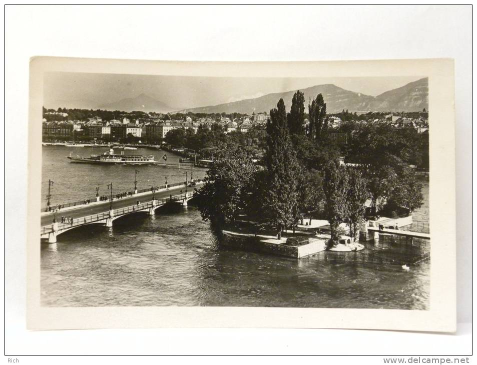 CPM Suisse - GENEVE - L'Ile Jean Jacques Rousseau Et Le Pont Du Mont-Blanc - Genève