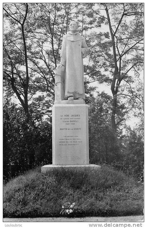 76 BARENTIN  LE MONUMENT DU PERE JACQUES H. BOUCHARD DE L'INSTITUT SCULP - Barentin