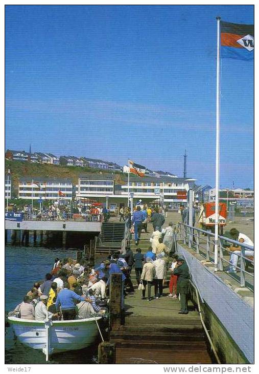 01696 HELGOLAND -  Börteboot An Der Landungsbrücke - Helgoland