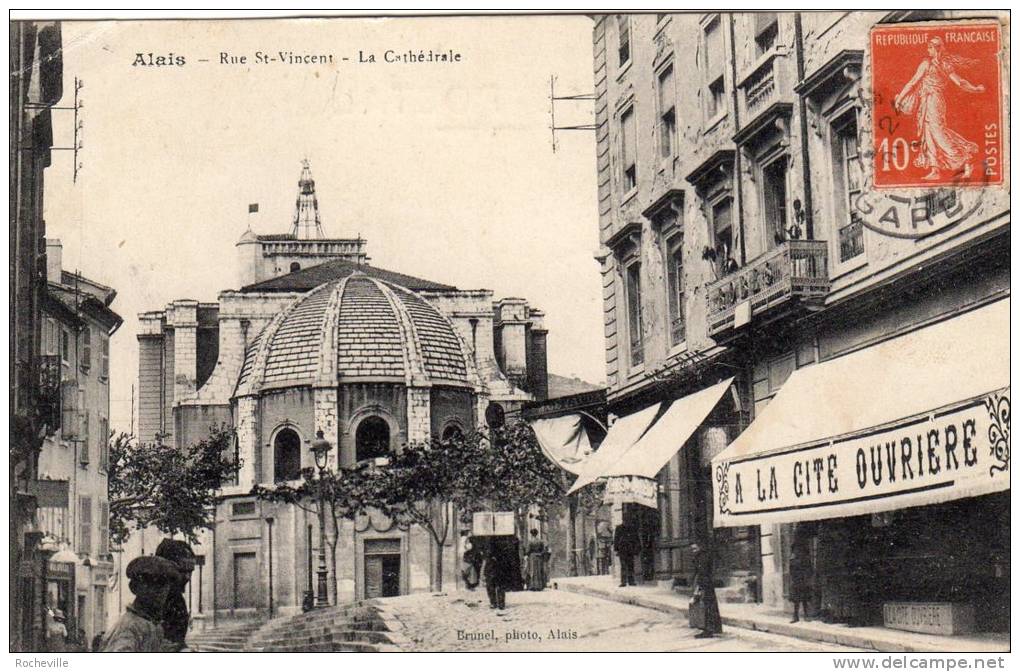 30-Alais ( Alès) Rue St-Vincent-La Cathédrale- Enseigne " A La Cité Ouvrière"-Cpa - Alès