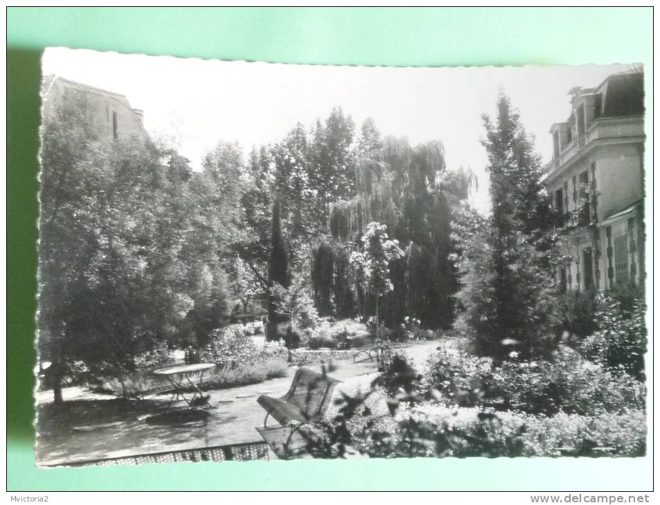 LE BOULOU - Etablissement Hydrominéral, Jardin De L'entrée. - Autres & Non Classés