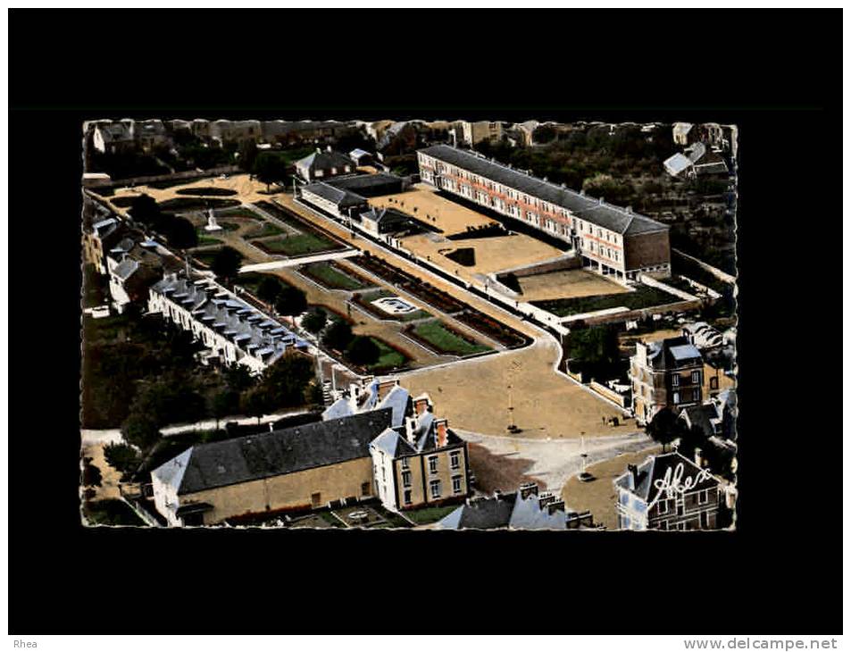 50 - EQUEURDREVILLE - La Place Hippolyte Mars Et Le Cours Complémentaire De Filles - 301 B - Vue Aérienne - Equeurdreville