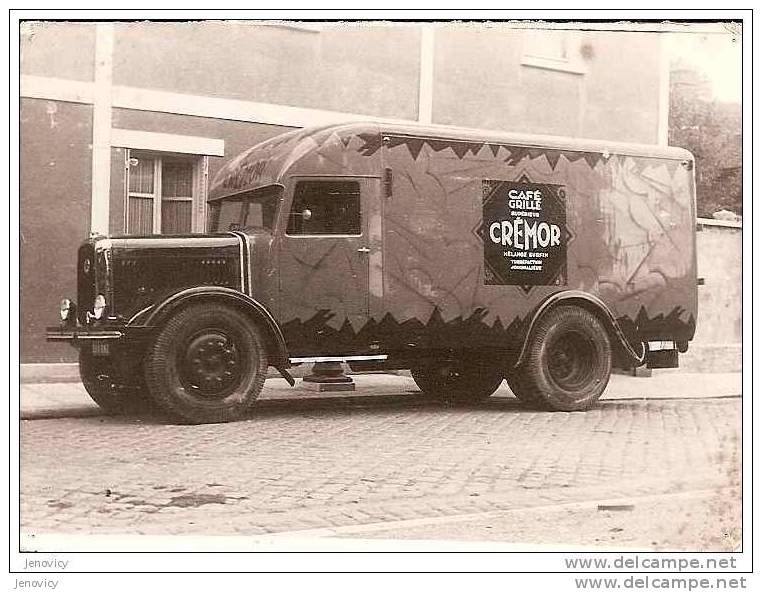 PHOTO. CAMION PUBLICITAIRE  CAFE CREMOR.   A VOIR  REF  10768 - Camions & Poids Lourds