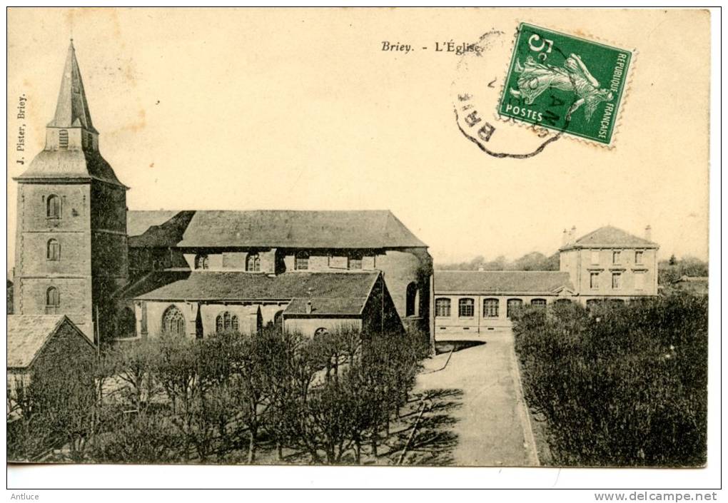 BRIEY - Meurthe Et Moselle (54) - L'église - Eglises Et Cathédrales