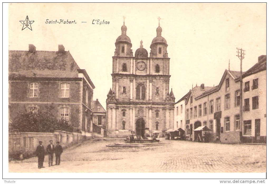 Saint-Hubert (pr.Luxembourg)-1927- L´Eglise Et La Place- Animée- Oblitération (Voir Scan) - Saint-Hubert