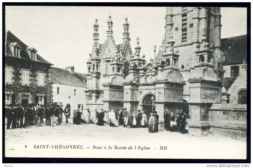 CPA. SAINT-THÉGONNEC. Noce à La Sortie De L'Église. - Hochzeiten