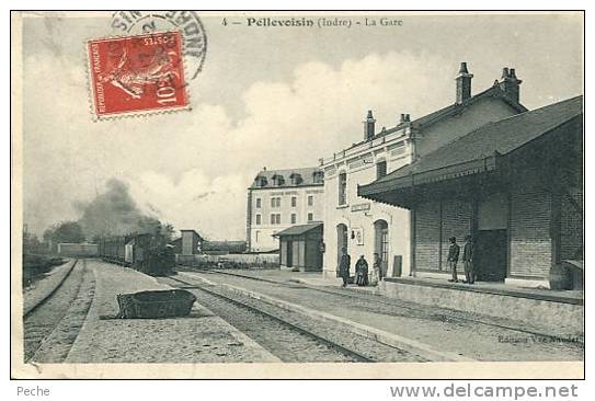 N°29175 -cpa Péllevoisin -la Gare- - Gares - Avec Trains