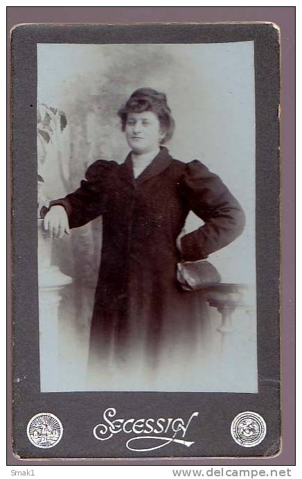 OLD CARDBOARD PHOTO SIZE 10 X 6 Cm WOMAN SECESSION TRIESTE - Old (before 1900)