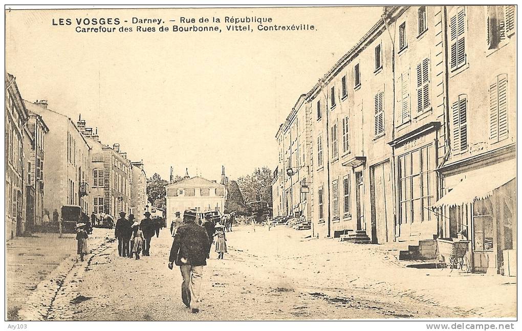 88 _  Vosges _   Darney _ Rue De La République Carrefour  (animée ) - Darney