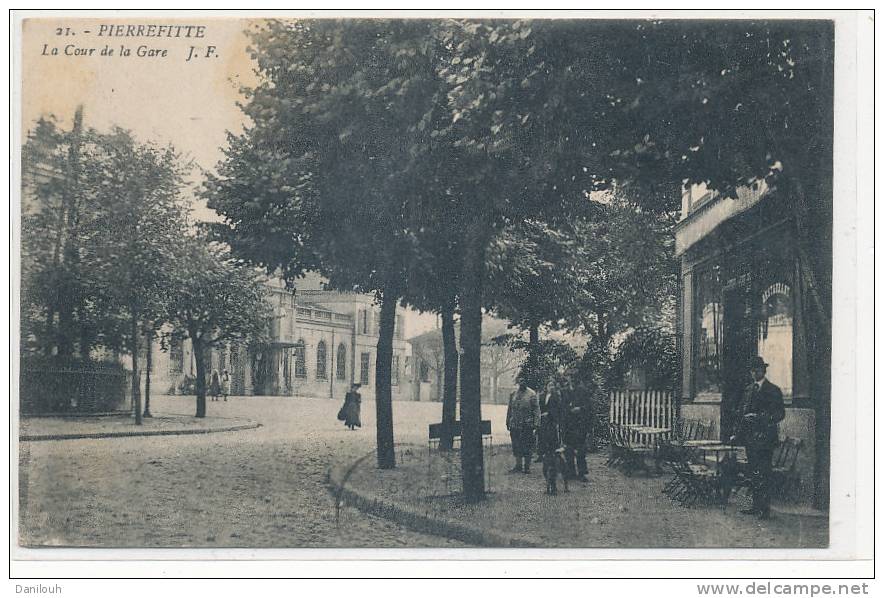 93 // PIERREFITTE    La Cour De La Gare   J.F. 21 - Pierrefitte Sur Seine