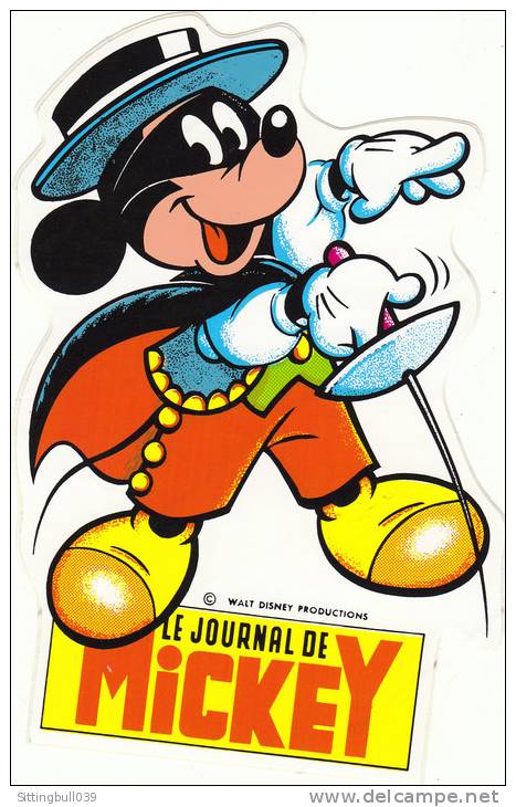 WALT DISNEY. RARE Autocollant, MICKEY En ZORRO, Tout En Découpe. Le Journal De Mickey. Années 80 - Autocollants