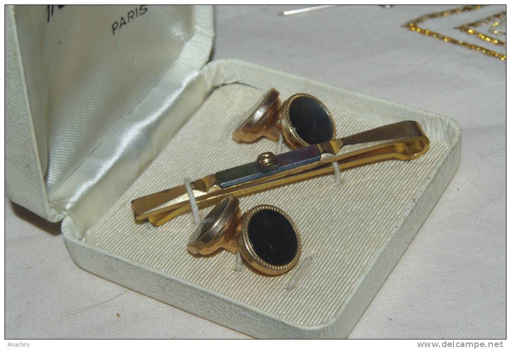 BOUTONS De Manchette MURAT PARIS NACRE Et  EPINGLE à CRAVATE Plaqué OR - Cuff Links & Studs