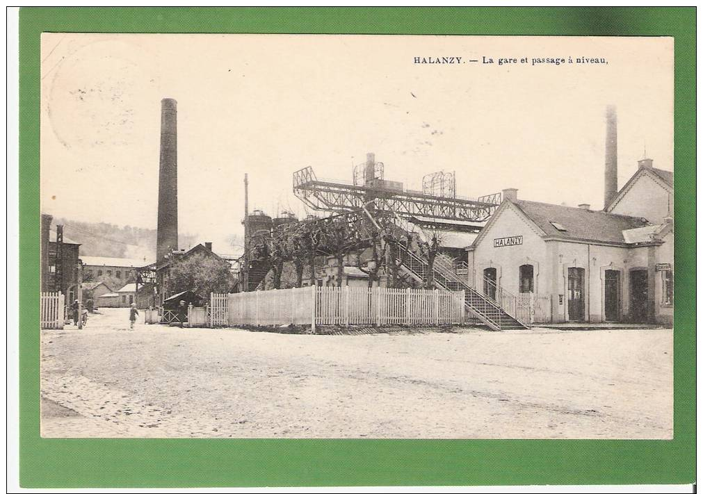 Halanzy - La Gare Et Le Passage à Niveau-usine - Aubange