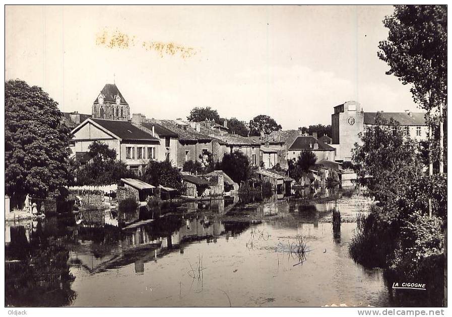 VIVONNE La Vonne Vue Du Pont Des Carmes - Vivonne