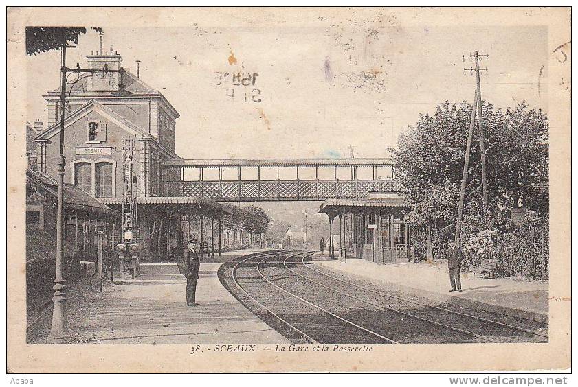 SCEAUX LA GARE ET LA PASSERELLE - Sceaux