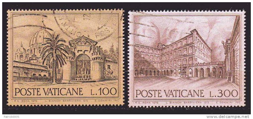 Vaticano ° - 1976 . Fontane E Vedute. £ 100 +  300. Unif. 605-609.  Usato - Usati