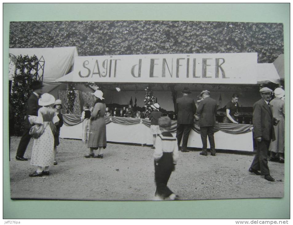 Carte Photo - Fête Communale Avec Stand De Jeux - Cliché à Identifier   A Voir ! - Jeux Régionaux