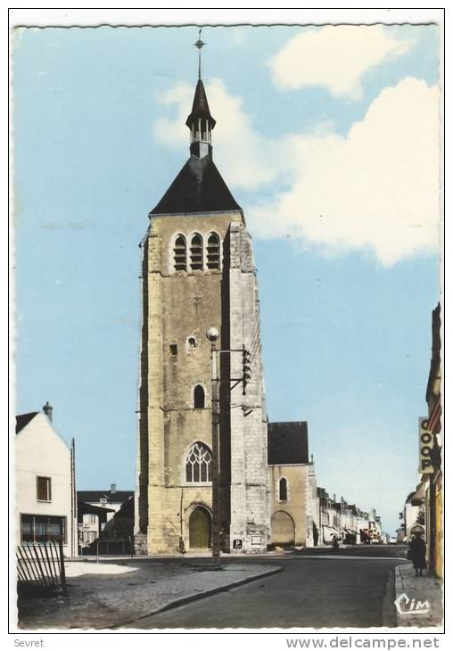 CHATEAUNEUF Sur LOIRE. - L'Eglise.  CPM Dentelée - Other & Unclassified