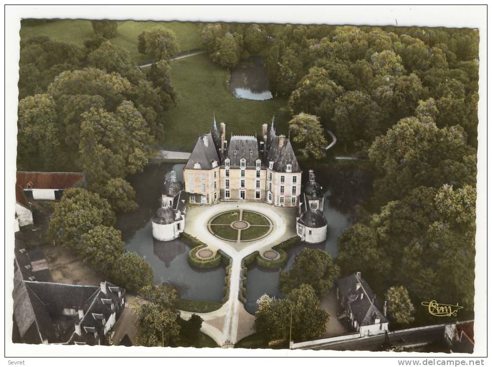 CHATEAURENARD. - Vue Aériene . Château De La Motte.  CPM Dentelée - Other & Unclassified