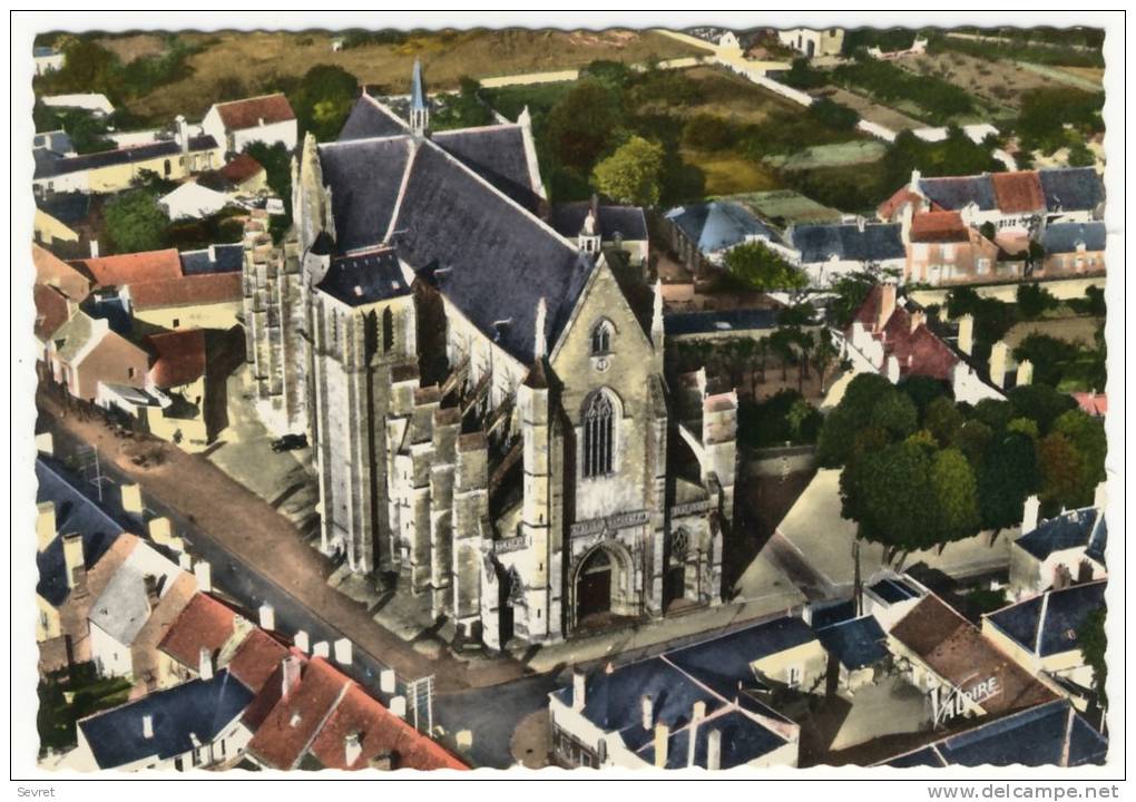 CLERY SAINT ANDRE. - Vue  Aérienne De La Basilique. CPM Dentelée - Autres & Non Classés