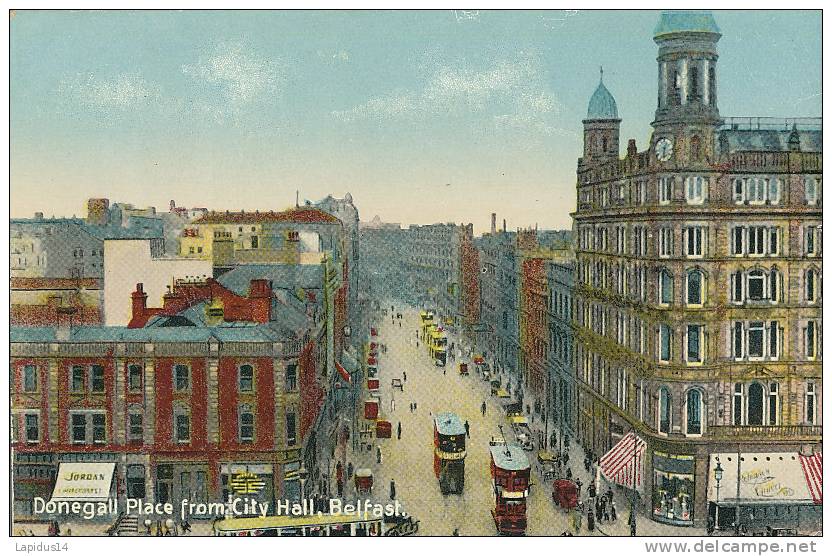 K K  938 / CPA - IRLANDE  -DONEGALL PLACE FROM CITY HALL BELFAST - Donegal